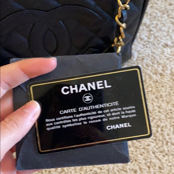 Black amazing condition Chanel quilted shoulder - Picture 7 of 10